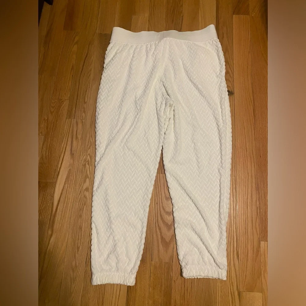 Nike Everyday Modern High Waisted Joggers